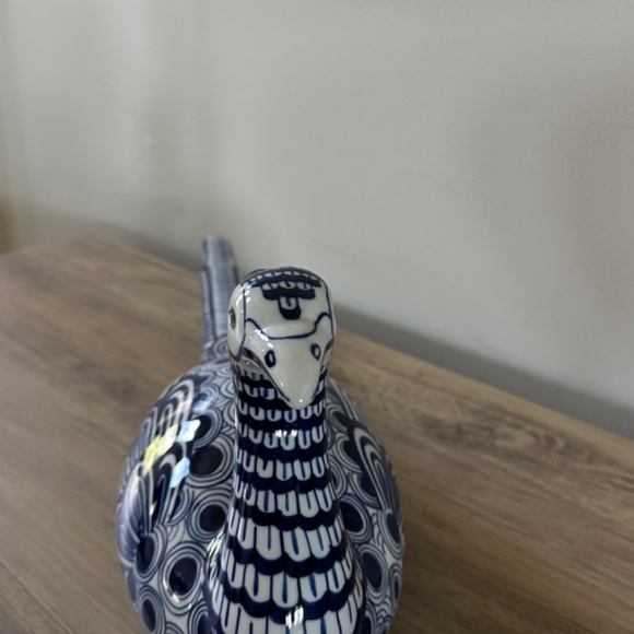 Vintage Thai Blue and White Porcelain Pheasant Bird Figurine - Picture 5 of 5